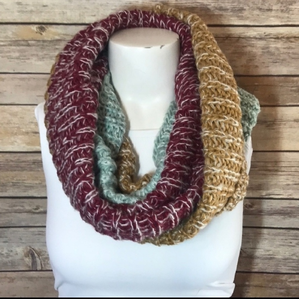 🆕🏷️ Stitchfix Infinity Knit Tube Scarf NWT